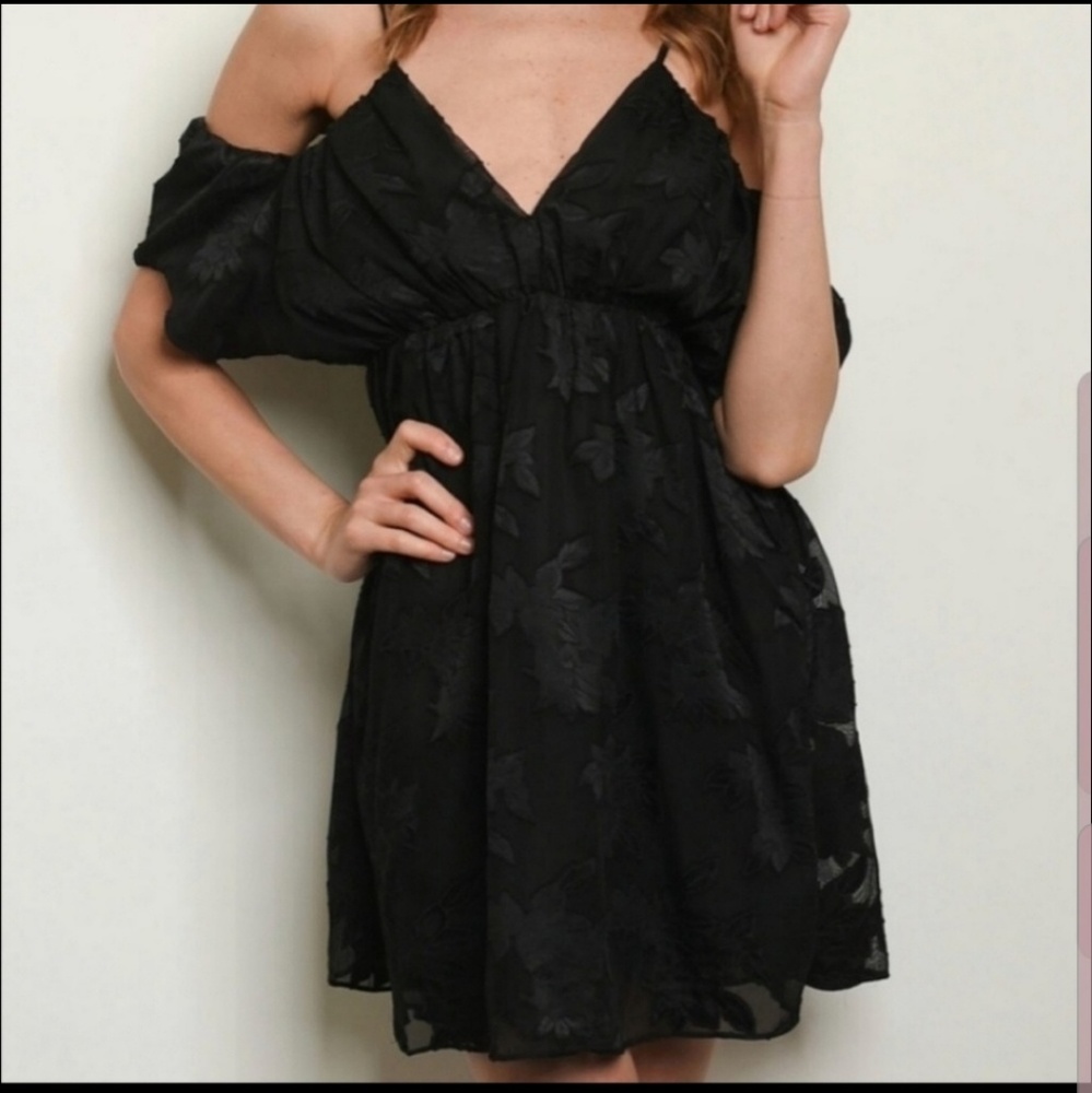 Lace mini